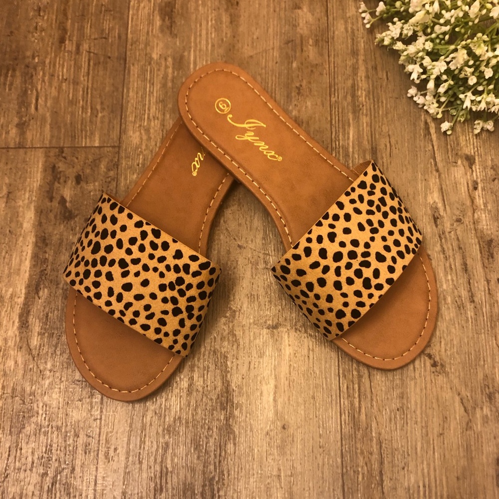 🐆🌞 NEW Cheetah/Leopard Slip On Sandals 🌞🐆